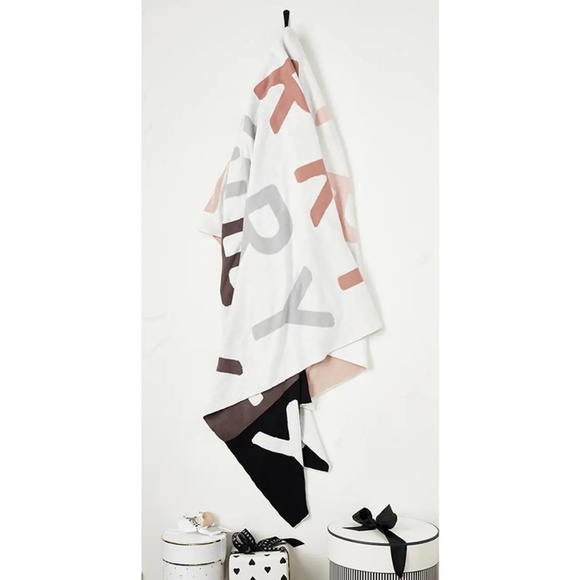 Santa Barbara Merry Blanket - Picture 3 of 3